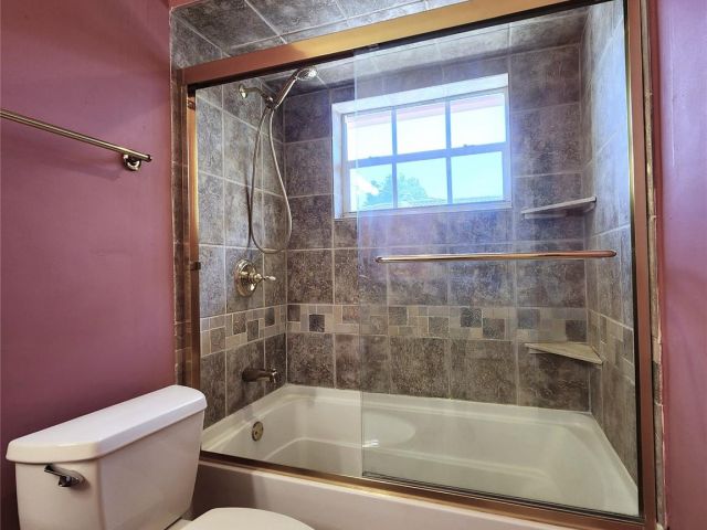 Home for sale at 1510 NW 45th St - photo 5425552