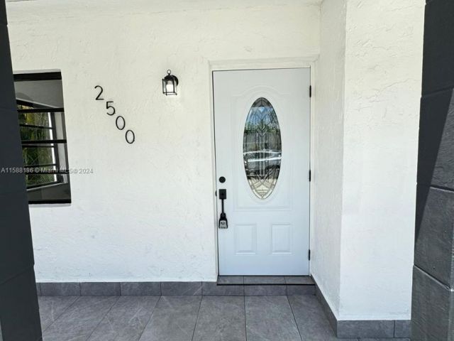 Home for sale at 2500 SW 131st Ct - photo 5416023