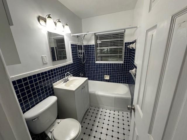 Home for rent at 1660 SW 28th Ave - photo 5418590