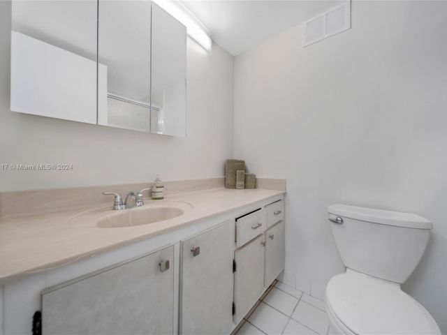 Apartment for rent  Unit #1207 - photo 5418544