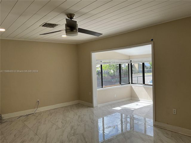 Home for rent at 418 NW 48th St 1 - photo 5417920
