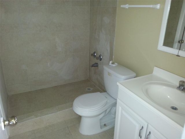 Home for rent at 4530 NW 185 ST 4530 - photo 5418444