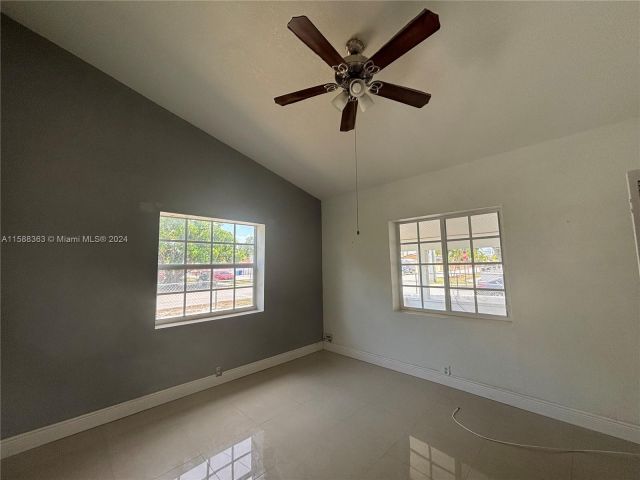 Home for rent at 2801 NW 4th Ter - photo 5418334