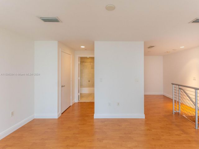 Apartment for rent  Unit #606 - photo 5418854