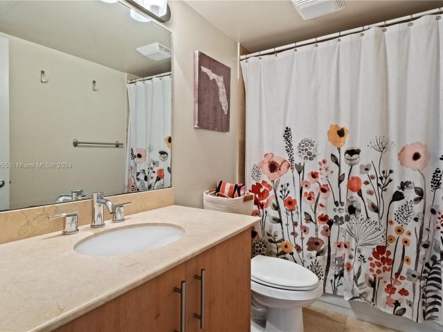 Apartment for sale  Unit #819 - photo 5429898