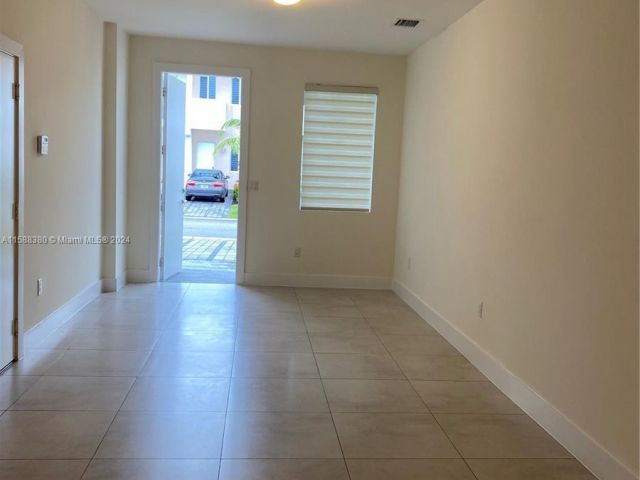 Home for rent at 10220 NW 71st Ter - photo 5418530