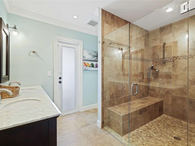 Home for sale at 1620 SW 7th Ter - photo 5426614