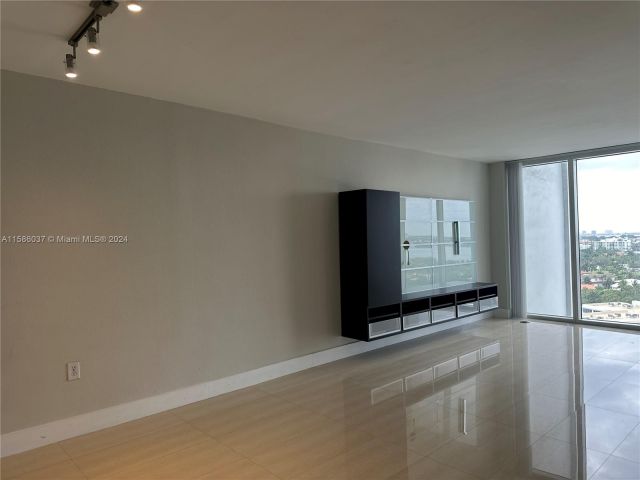 Apartment for rent  Unit #1230 - photo 5421090