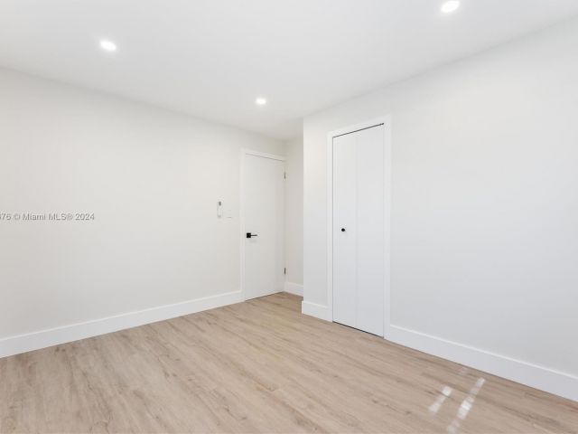 Home for rent at 2100 SW 3rd Ter 2100 - photo 5432730