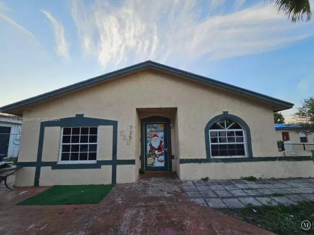 Home for sale at 725 NW 19th Ter - photo 5421442