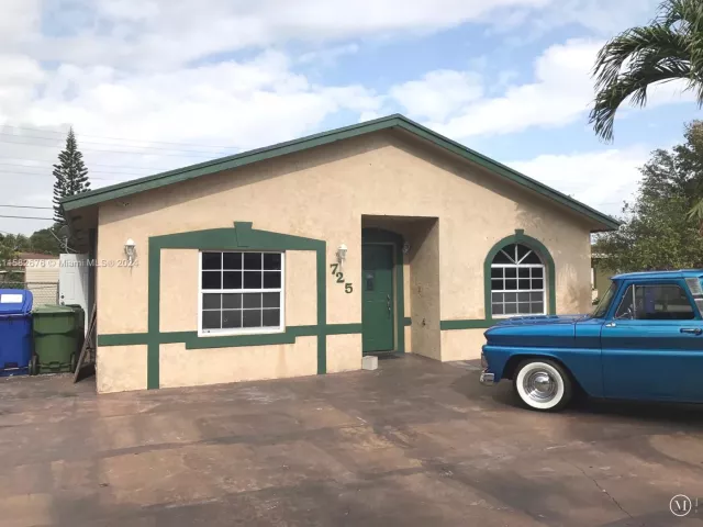 Home for sale at 725 NW 19th Ter - photo 5421443