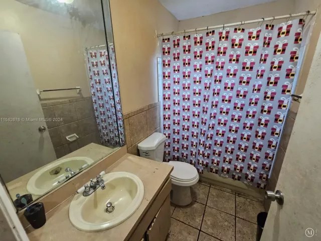 Home for sale at 725 NW 19th Ter - photo 5421430