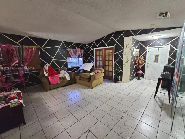 Home for sale at 725 NW 19th Ter - photo 5421433