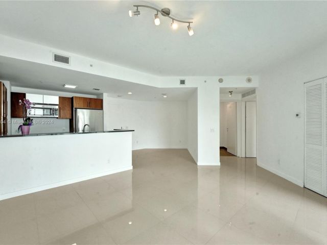 Apartment for sale  Unit #T-2205 - photo 5422837