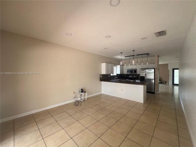 Home for rent at 18348 SW 139th Pl 18348 - photo 5422265