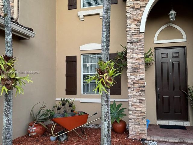 Home for rent at 955 SW 152nd Ct 955 - photo 5449200