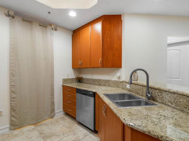 Apartment for sale  Unit #807 - photo 5451093