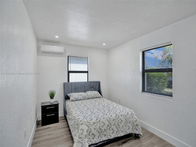 Home for rent at 905 SW 22nd St A - photo 5428406