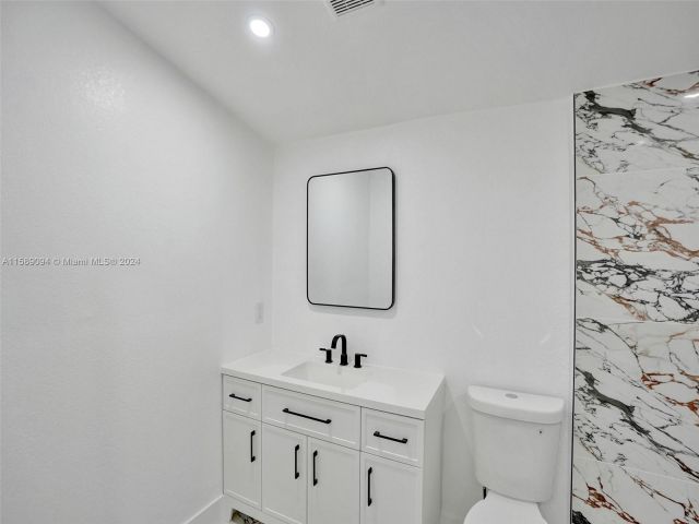 Home for rent at 905 SW 22nd St A - photo 5428410