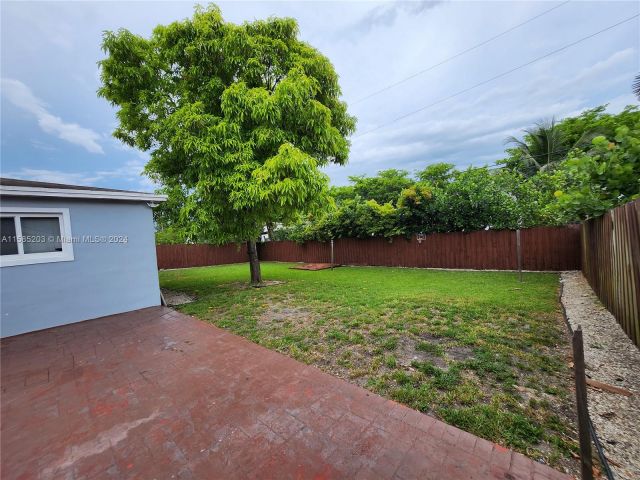 Home for rent at 12535 NE Miami Pl - photo 5469732