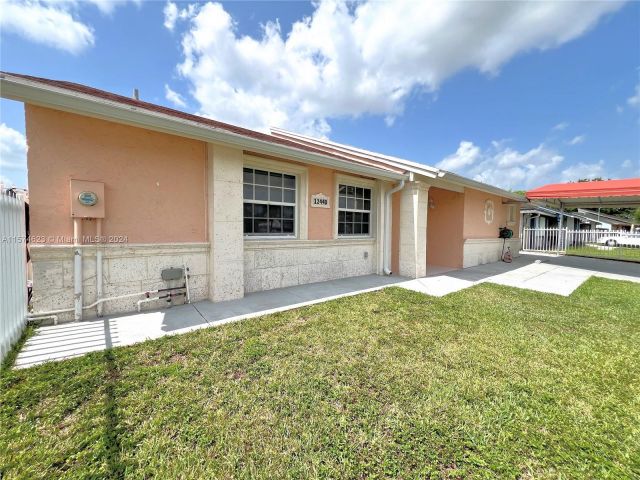 Home for rent at 12440 SW 207th Ter - photo 5434108