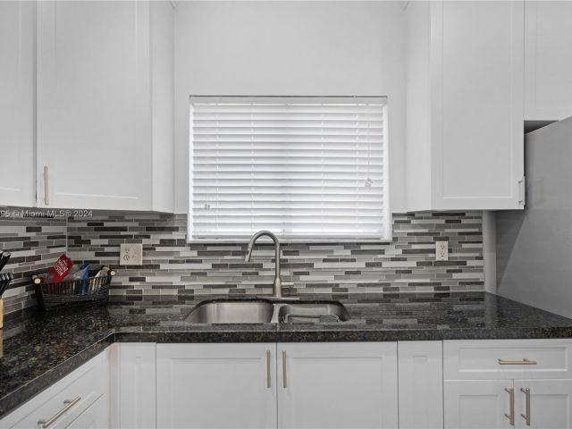 Home for sale at 1238 NE 41st Ave - photo 5422969