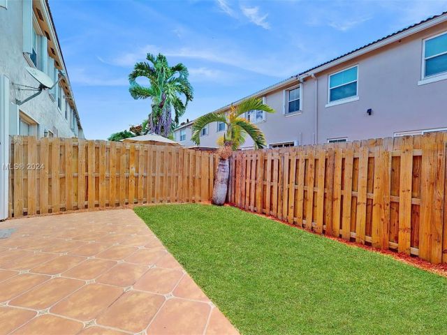 Home for sale at 14928 SW 23rd St 14928 - photo 5425076