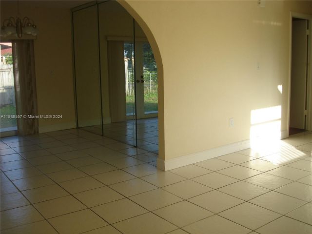 Home for rent at 696 SW 16th Ter 696 - photo 5424895