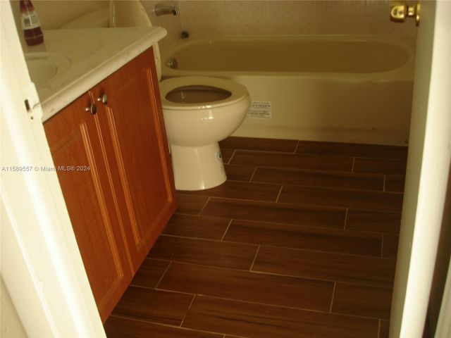 Home for rent at 696 SW 16th Ter 696 - photo 5424898