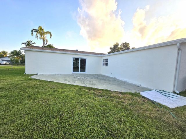 Home for sale at 1720 SW 13th Street - photo 5429373