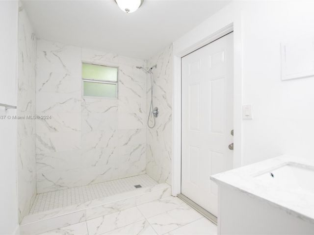 Home for sale at 1432 NW 3rd Ave - photo 5432571