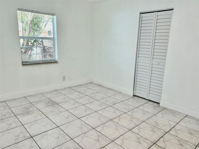 Home for rent at 117 SE 4th St - photo 5430143