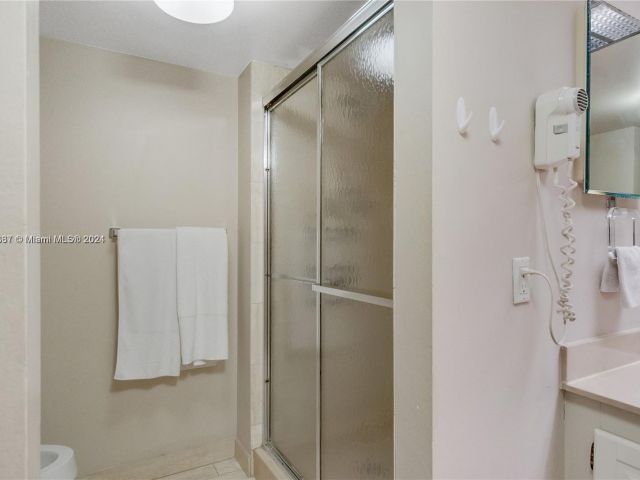 Apartment for rent  Unit #B-4156 - photo 5442911