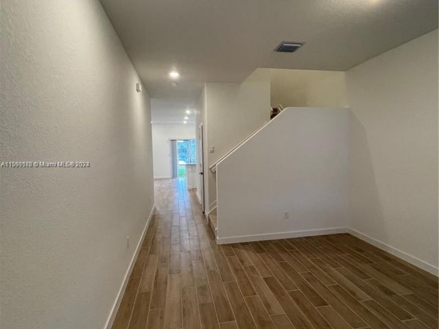 Home for sale at 825 SE 19th St 825 - photo 5430953
