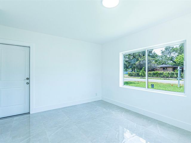 Home for sale at 1218 SW 20th St - photo 5508569