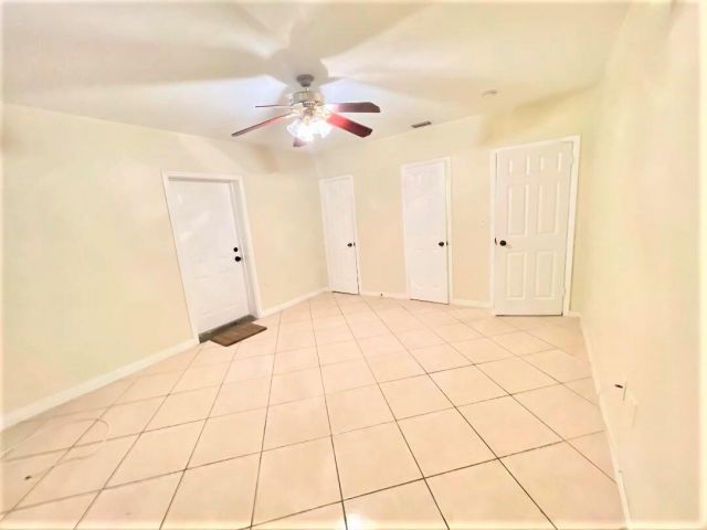 Home for rent at 700 NE 168th Street - photo 5432079