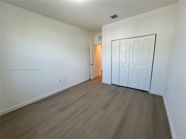 Home for rent at 1110 SE 27th Ter 1110 - photo 5432870