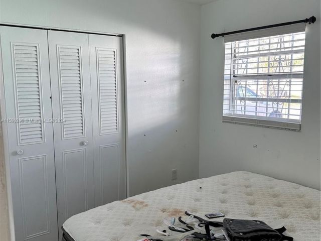 Home for rent at 19120 NW 51st Ave 1 - photo 5433068