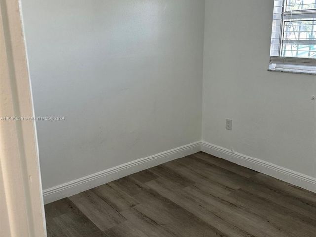Home for rent at 19120 NW 51st Ave 1 - photo 5433070
