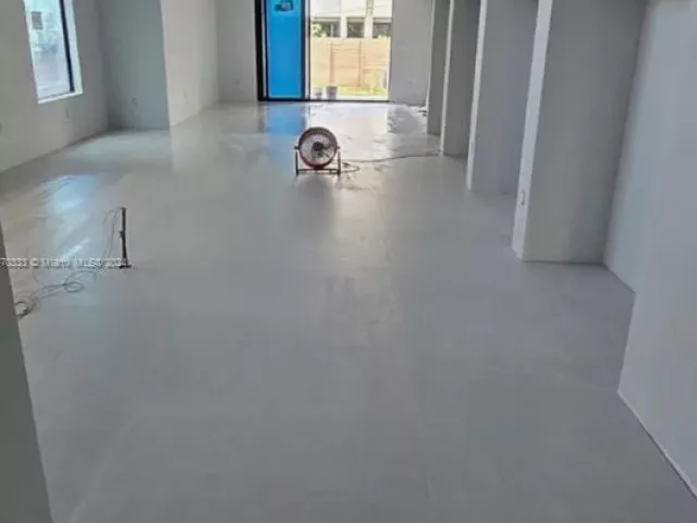 3-bedroom home for sale in Fort Lauderdale - 808 SW 9th St 808-A - MondialRealty