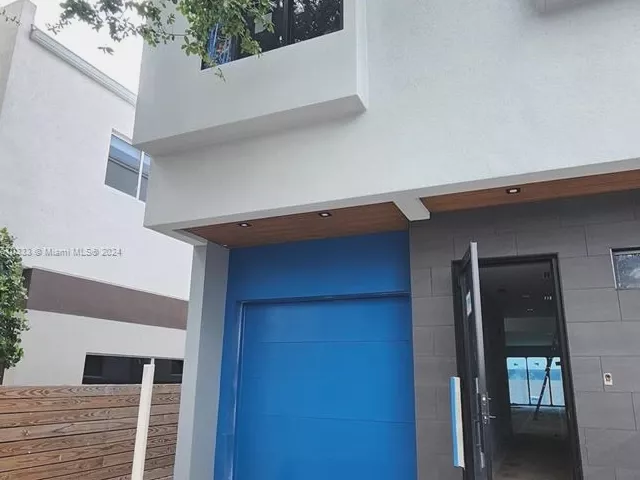 3-bedroom home for sale in Fort Lauderdale - 808 SW 9th St 808-A - MondialRealty