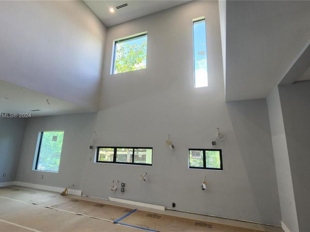 Home for sale at 810 SW 9th St 810 - photo 5511398