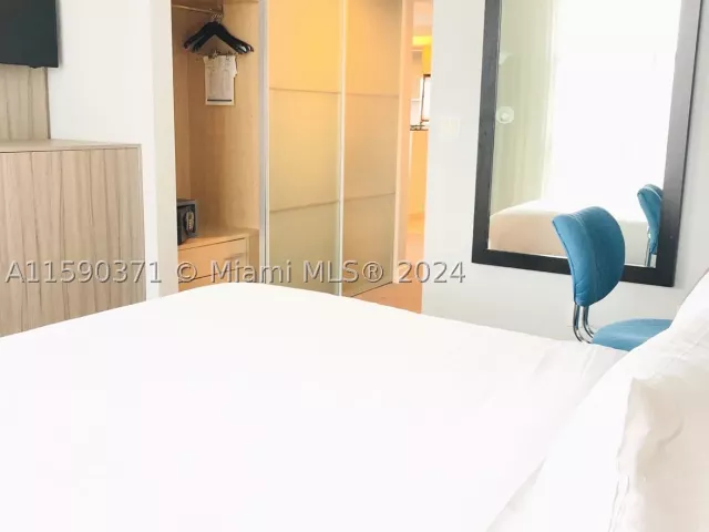 2-bedroom condo for sale in Sunny Isles Beach - 18683 Collins Ave 1907 - MondialRealty