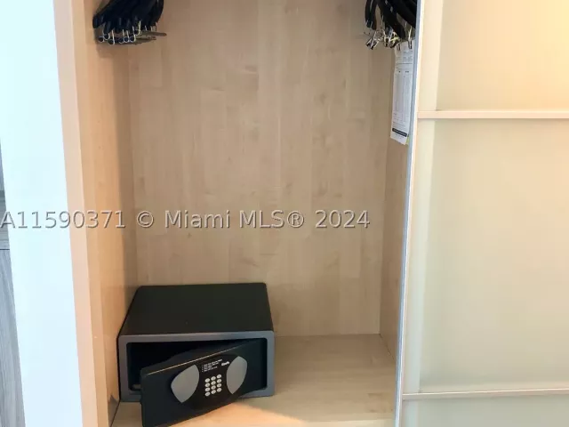 2-bedroom condo for sale in Sunny Isles Beach - 18683 Collins Ave 1907 - MondialRealty