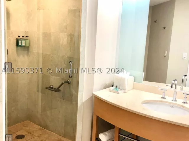 2-bedroom condo for sale in Sunny Isles Beach - 18683 Collins Ave 1907 - MondialRealty
