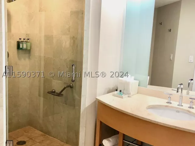 2-bedroom condo for sale in Sunny Isles Beach - 18683 Collins Ave 1907 - MondialRealty