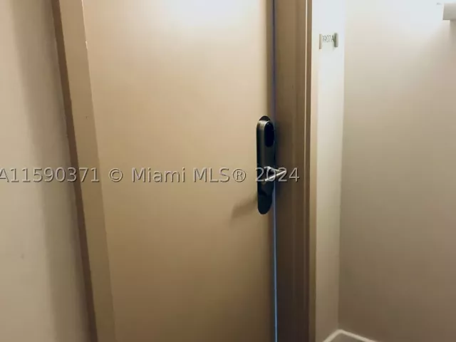 2-bedroom condo for sale in Sunny Isles Beach - 18683 Collins Ave 1907 - MondialRealty