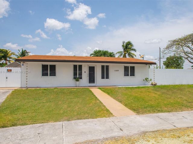 Home for sale at 11499 SW 204th St - photo 5433756