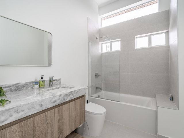 Home for sale at 1126 NE 2nd Ave 1126 - photo 5451888