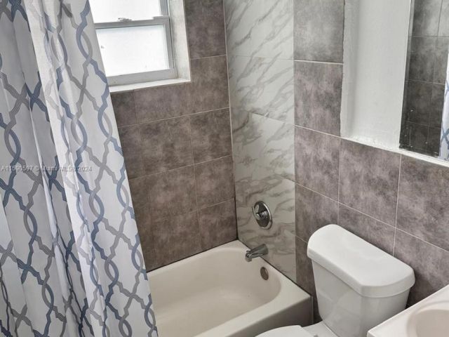 Home for rent at 1530 N 56th Ave - photo 5434894